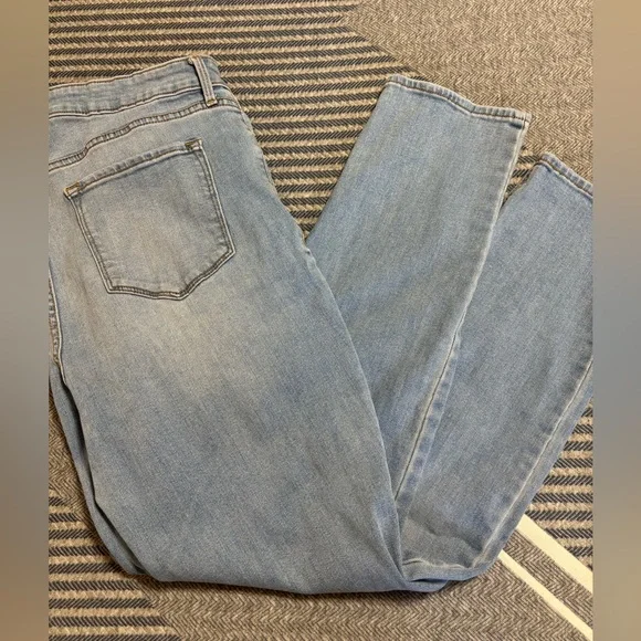 Old Navy Size 16 High Rise Straight Leg Jeans - Picture 1 of 9